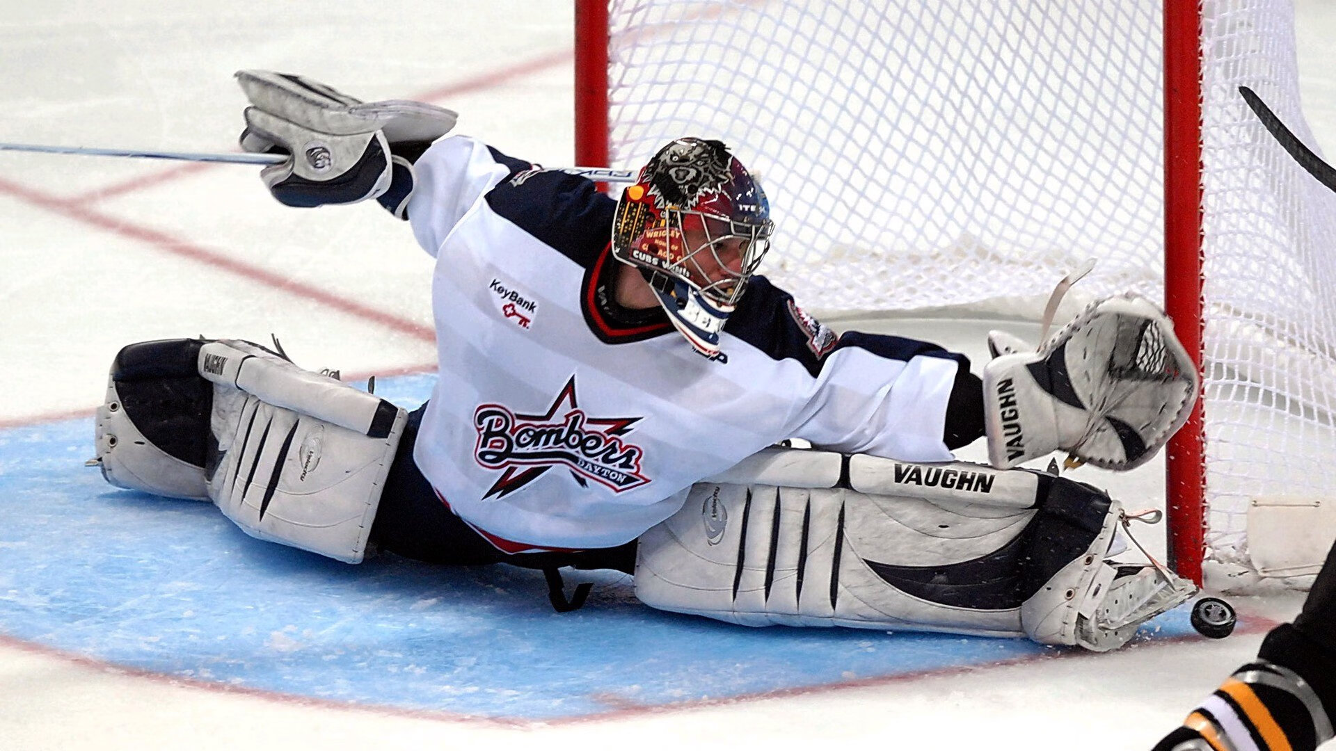 当芬兰冰刀刺穿英伦红，一场跨越维度的总决赛