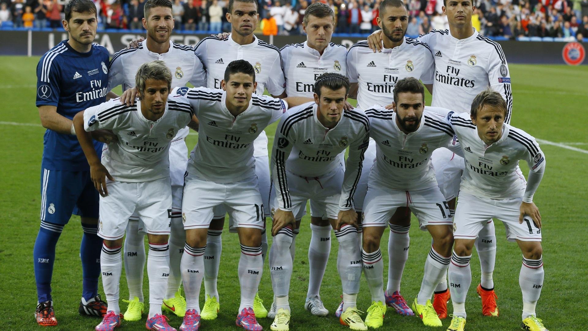 德甲争冠战之夜,阿克成为全场焦点